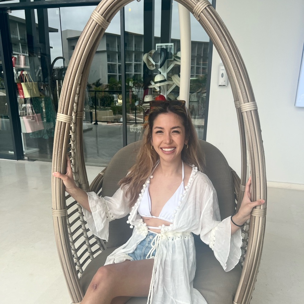 Meet your Posher, Christiana